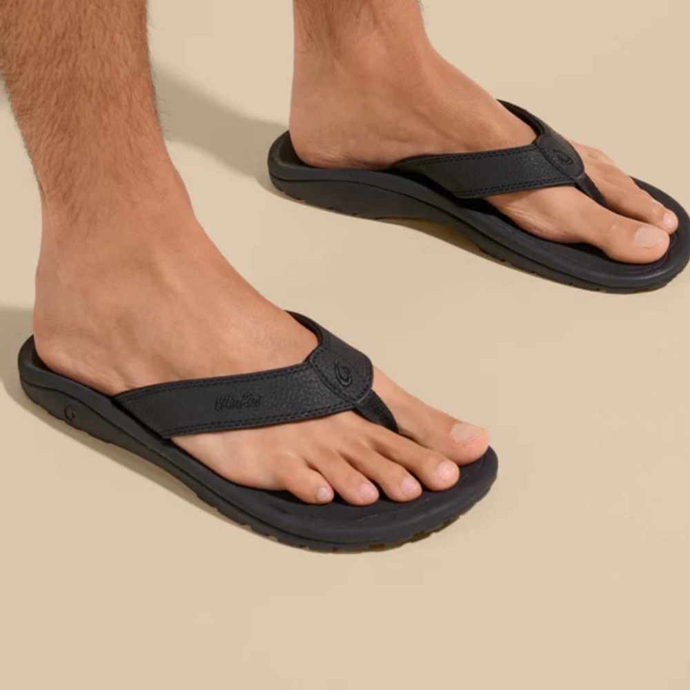 OkuKai Black Ohana Leather and Rubber Flip Flop Sandals